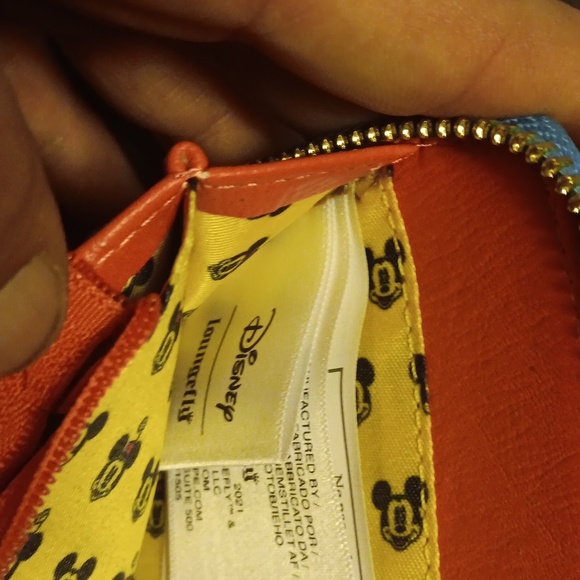 Loungfly Disney wallet - Picture 10 of 13